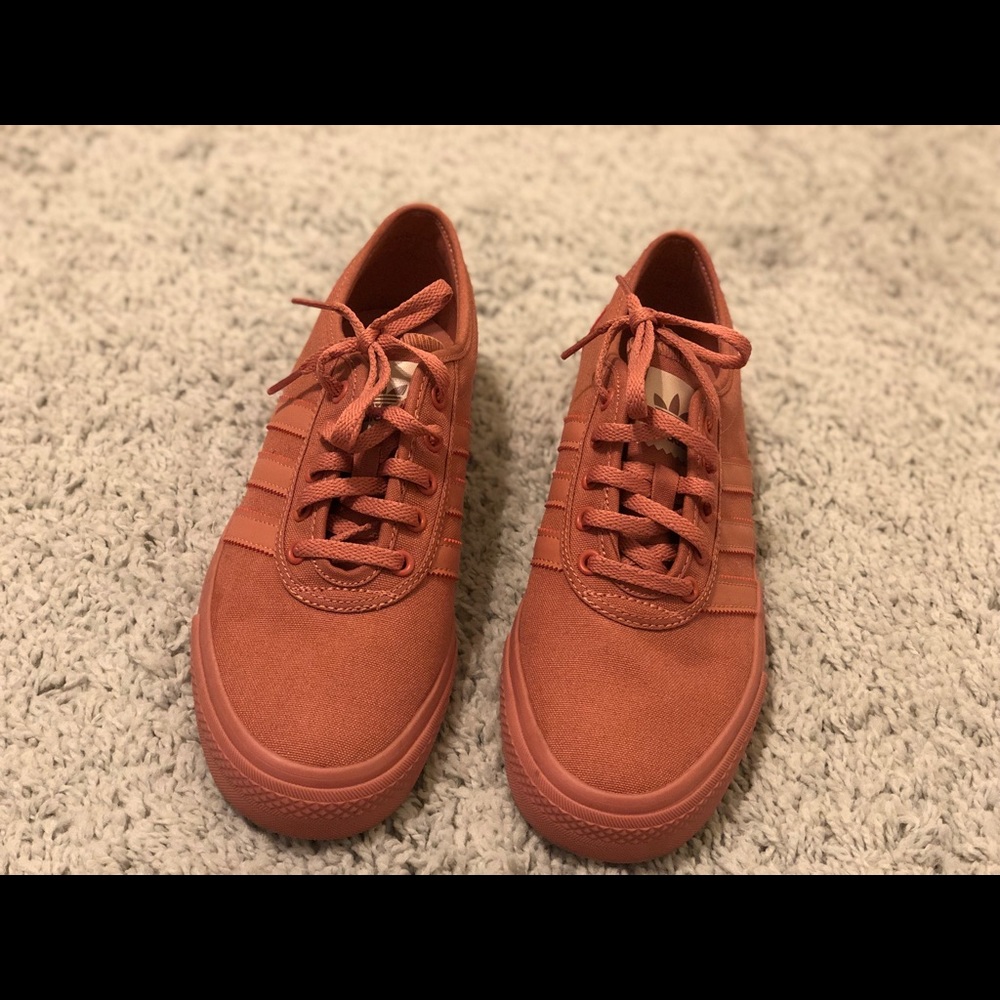 Coral Adidas